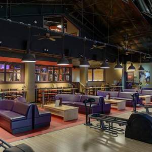 bowling oak bluffs