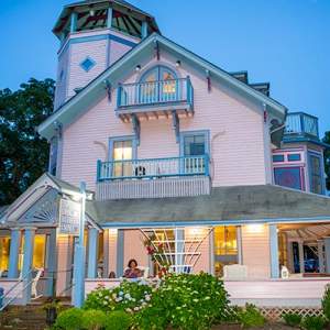oak bluffs inn