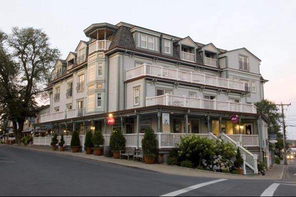 Martha S Vineyard Accommodations Places To Stay