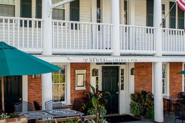 edgartown restaurant pub