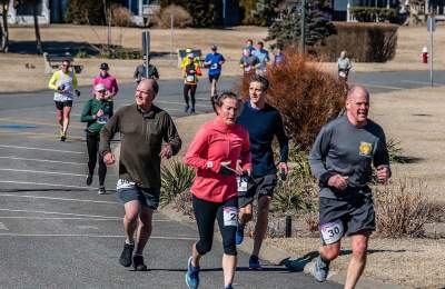 runners in oak bluffs