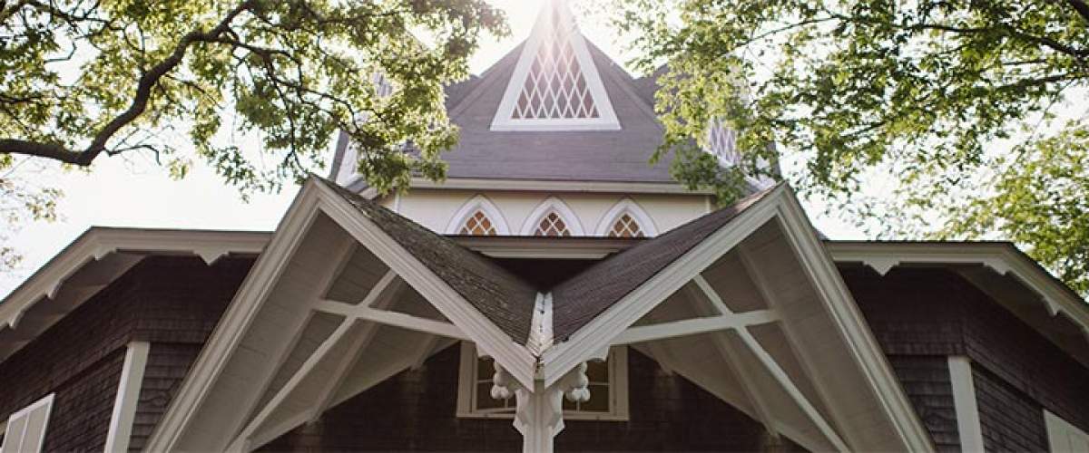 oak bluffs chapel